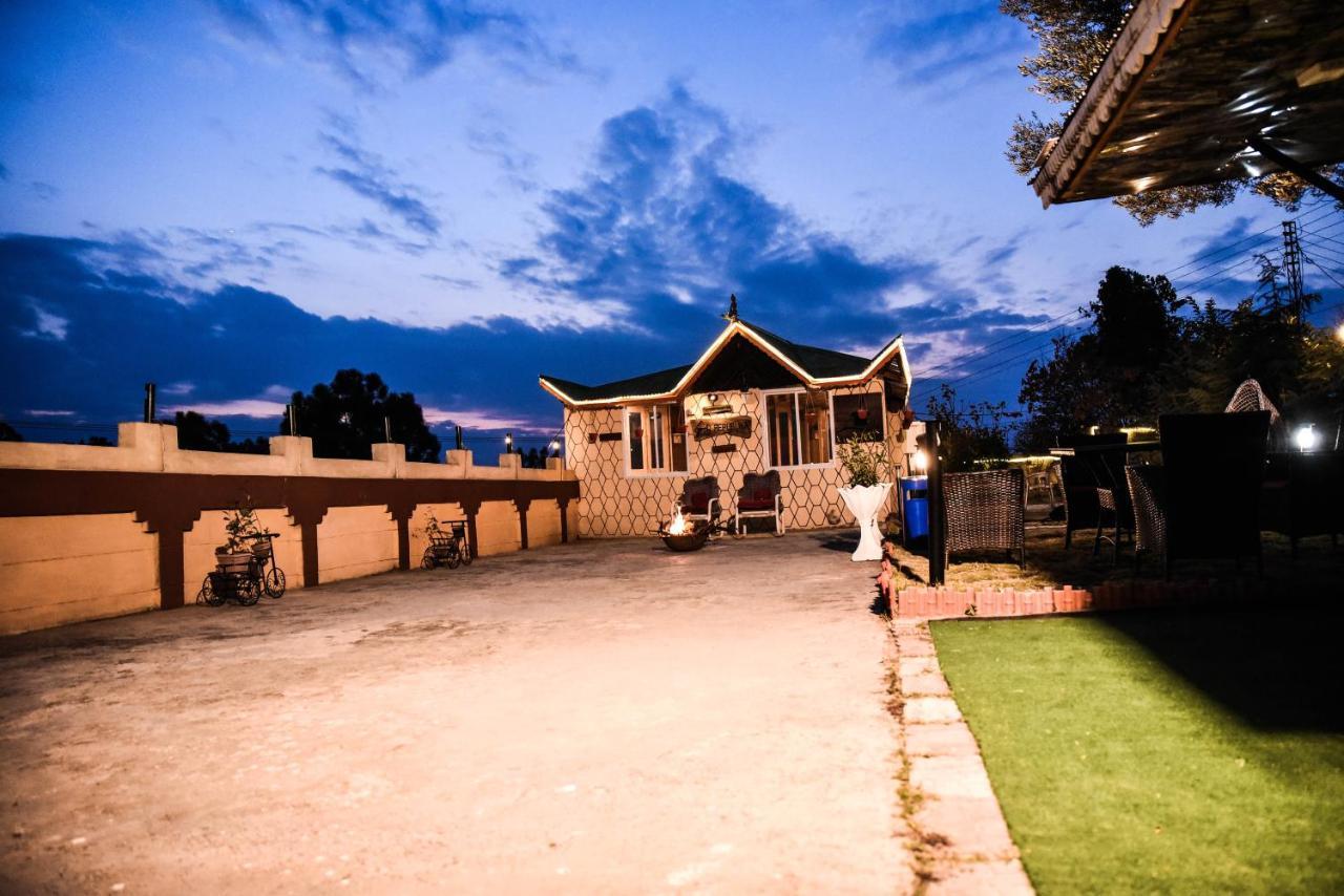 Republika Central Mansehra المظهر الخارجي الصورة