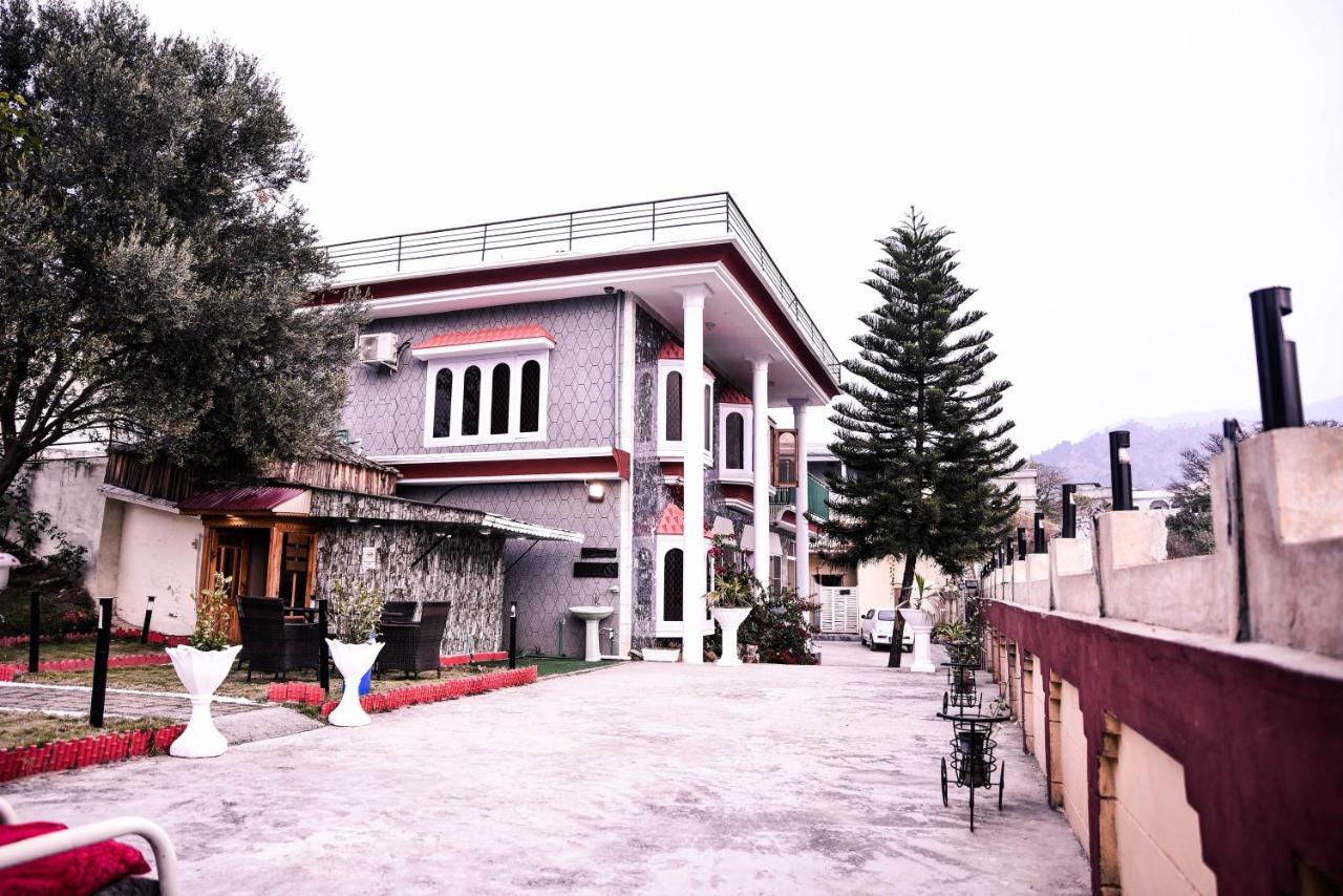Republika Central Mansehra المظهر الخارجي الصورة