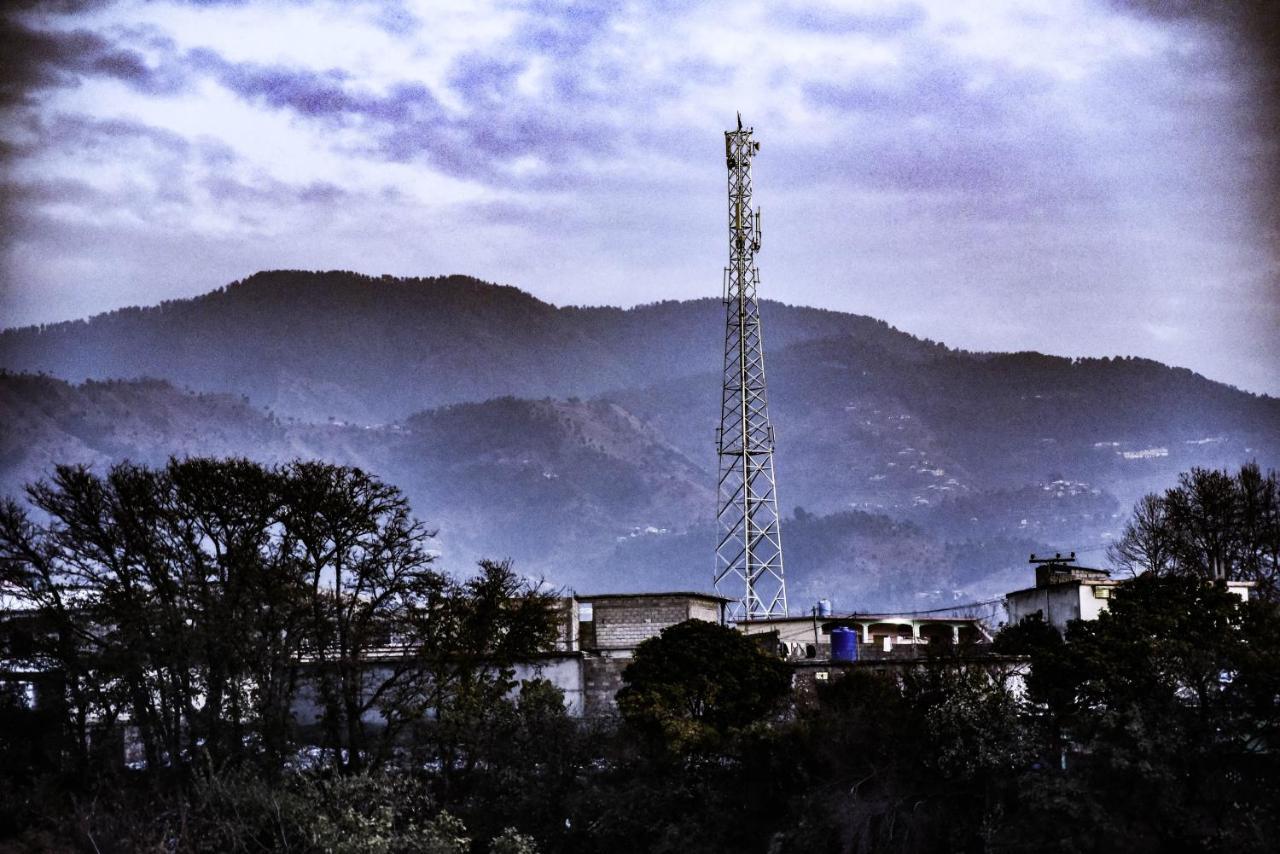 Republika Central Mansehra المظهر الخارجي الصورة