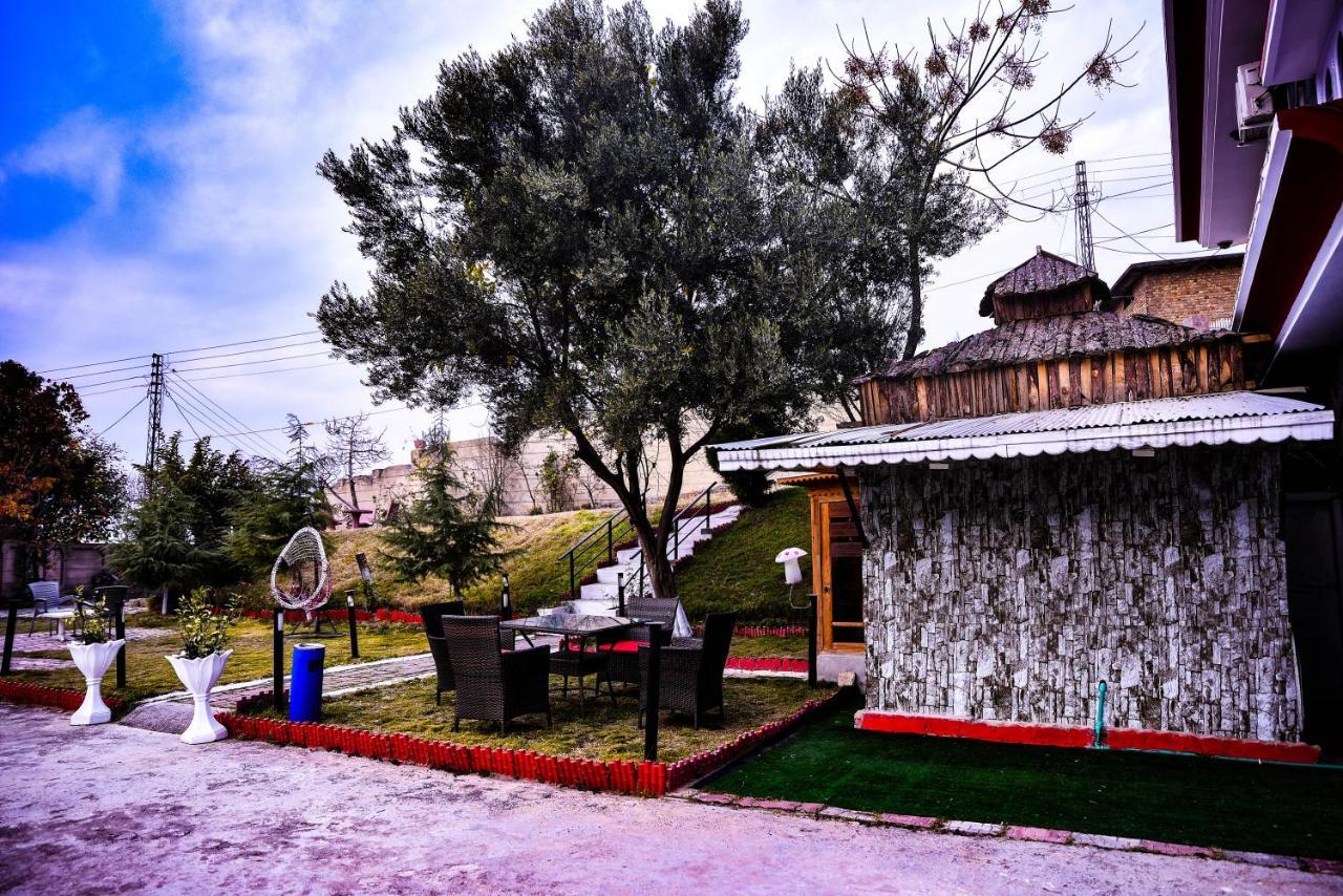 Republika Central Mansehra المظهر الخارجي الصورة